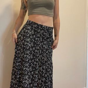 pleated midi skirt size xs